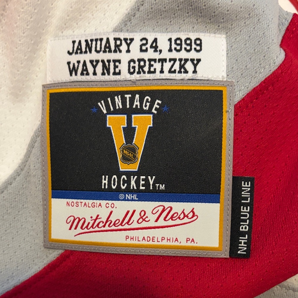 Mitchell and Ness Wayne Gretzky NHL New York Rangers 1999 NHL All-Star - Picture 11 of 12